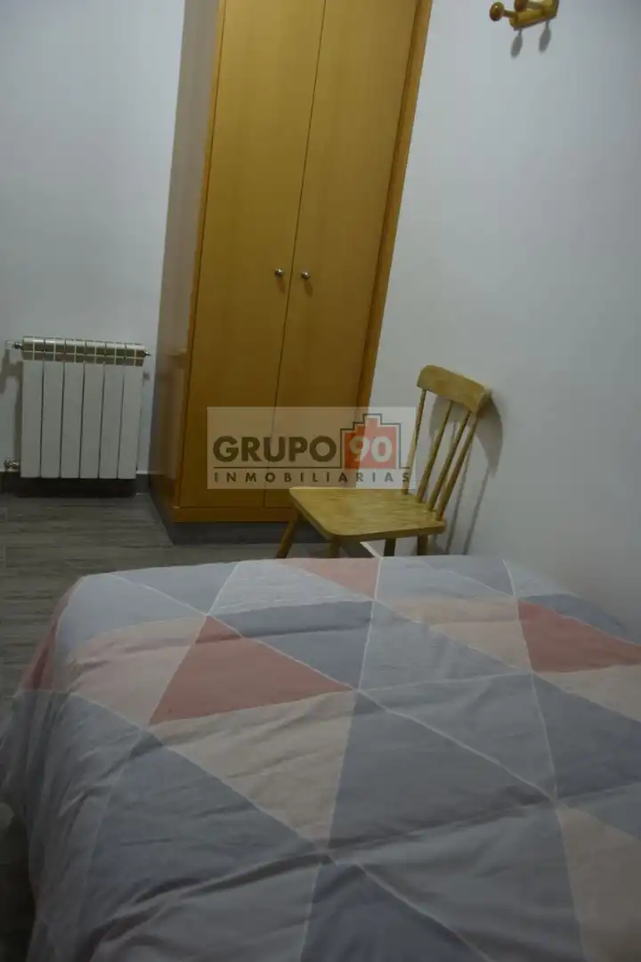 Habitación de Casa adosada en venta en Requena con Terraza y Trastero