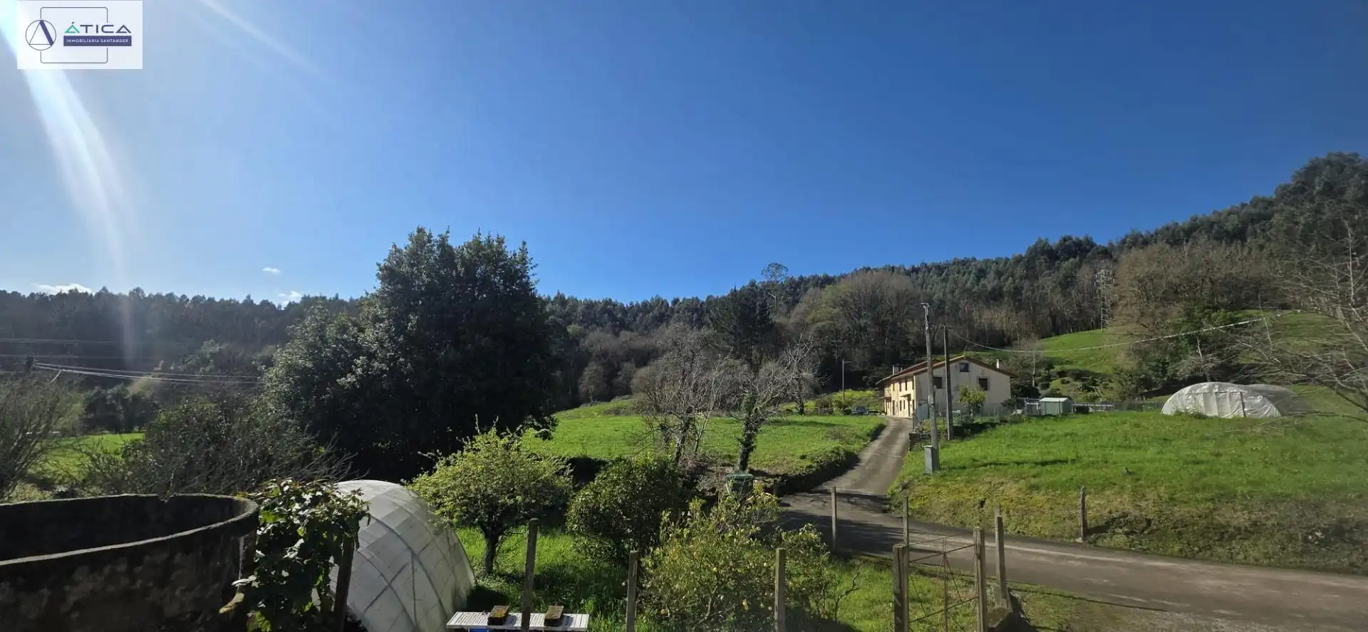 Jardín de Casa adosada en venta en Bárcena de Cicero con Jardín privado, Amueblado y Balcón