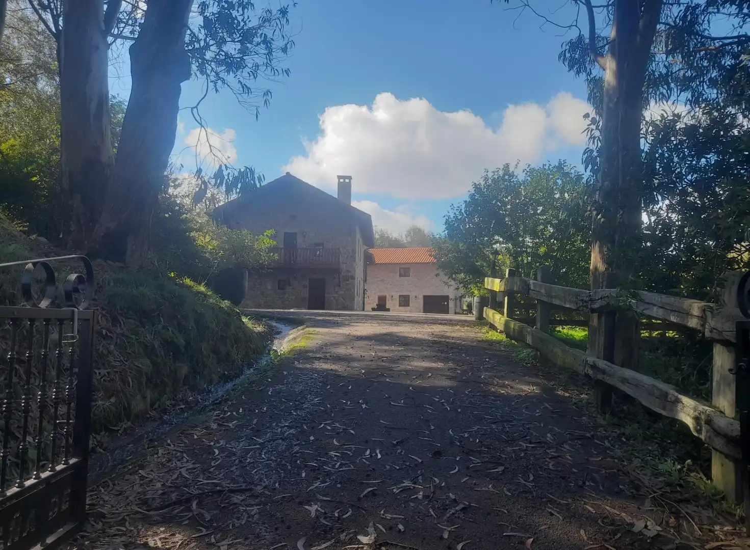 Vista exterior de Casa o xalet en venda en Villacarriedo amb Calefacció i Moblat