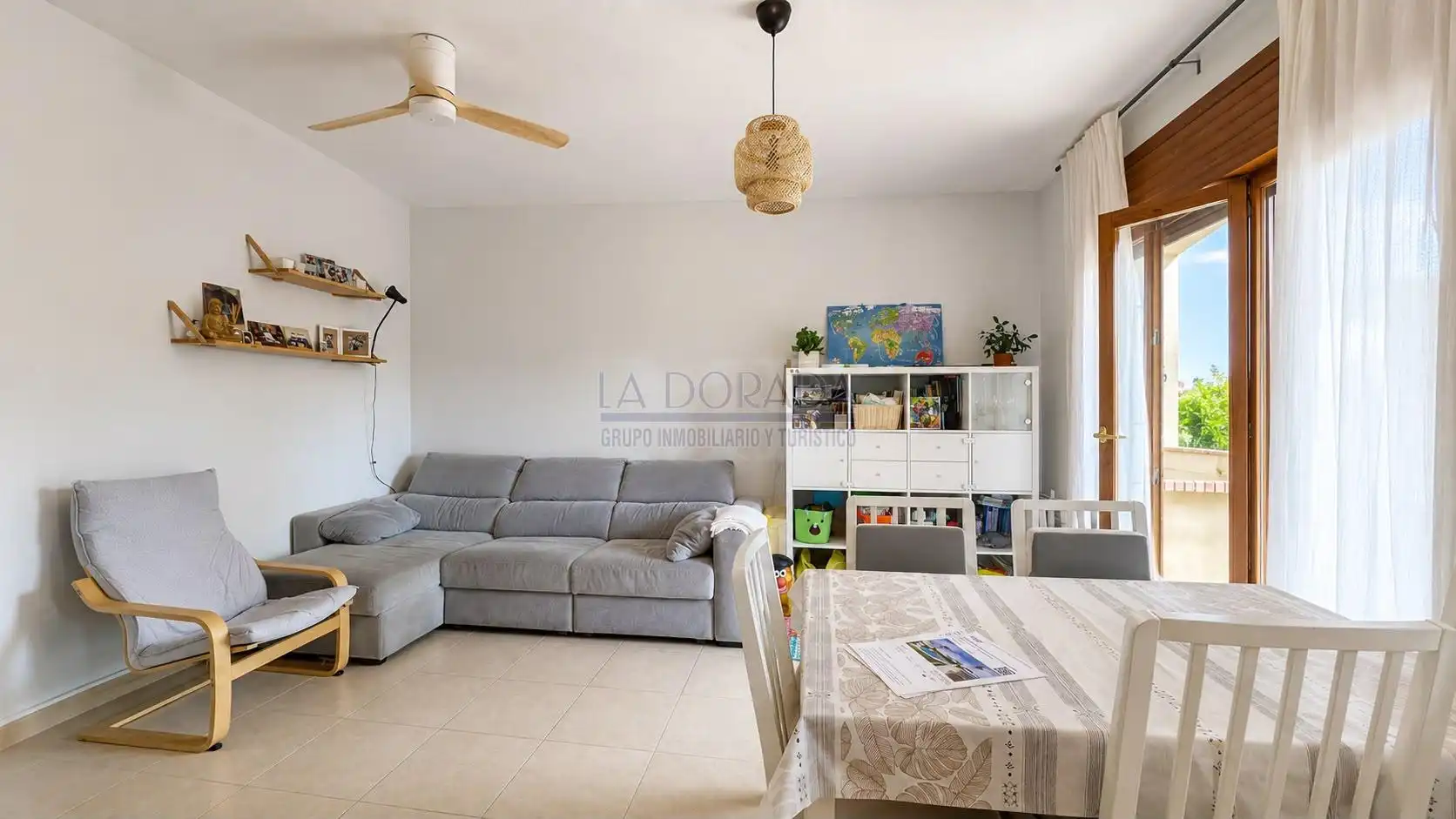 Wohnzimmer von Einfamilien-Reihenhaus zum Verkauf in Mont-roig del Camp mit Klimaanlage, Terrasse und Abstellraum