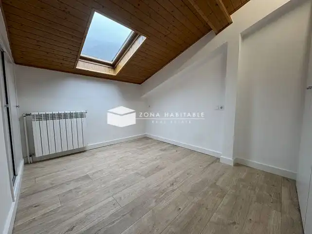 Attic for sale in Encamp  with Heating