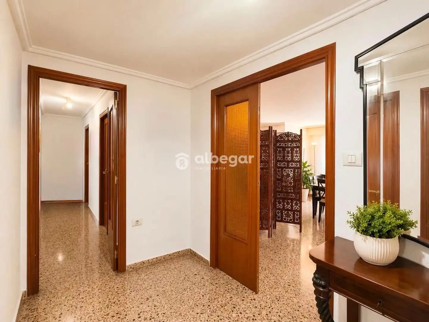 Piso en venta en Valencia con Terraza, Horno y Balcón