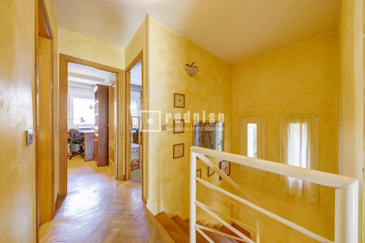 Bedroom of Flat for sale in Pozuelo de Alarcón  with Heating, Private garden and Parquet flooring