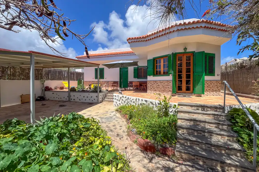 Vista exterior de Casa o xalet en venda en San Sebastián de la Gomera amb Terrassa i Moblat