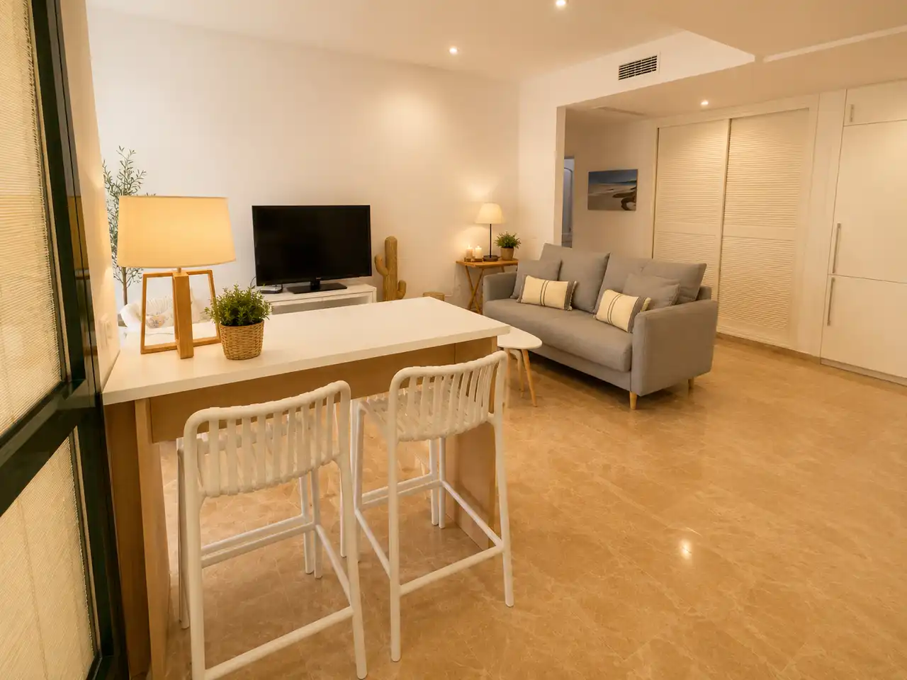 Living room of Flat for rent in Marbella  with Air Conditioner, Heating and Terrace