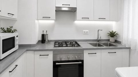 Foto 2 de Apartamento de alquiler en De Mauricio Ravel, Castilla, Madrid Capital