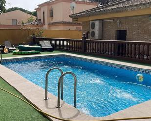 Piscina de Casa o xalet en venda en Chiclana de la Frontera amb Aire condicionat, Calefacció i Jardí privat