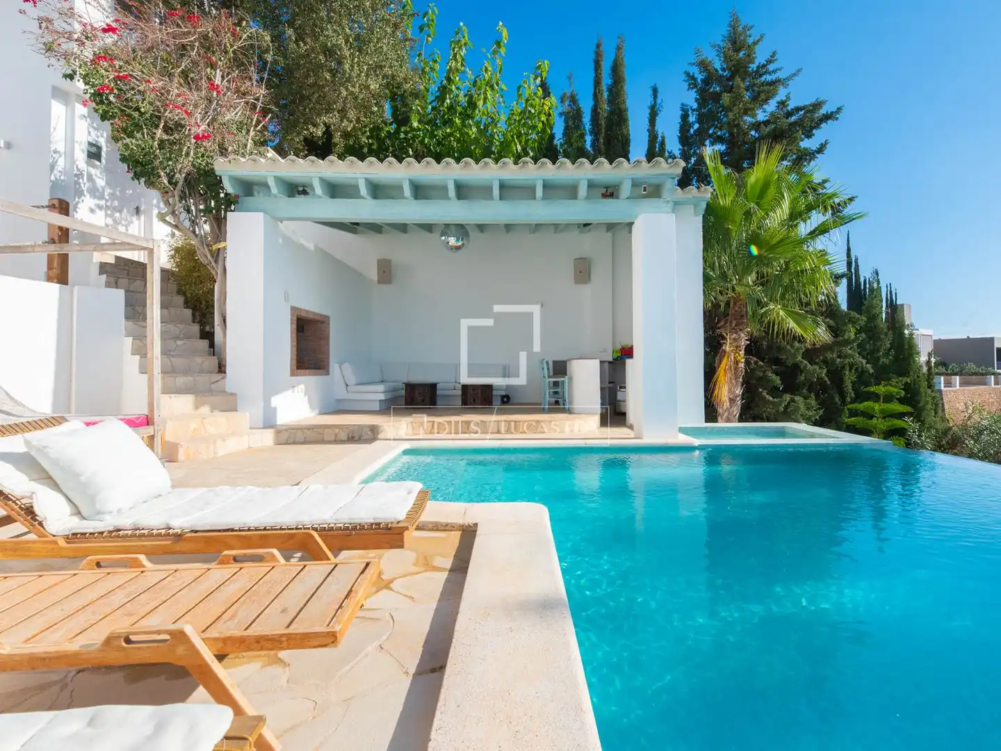 Swimming pool of Houses for sale in Santa Eulària des Riu  with Air Conditioner, Heating and Private garden
