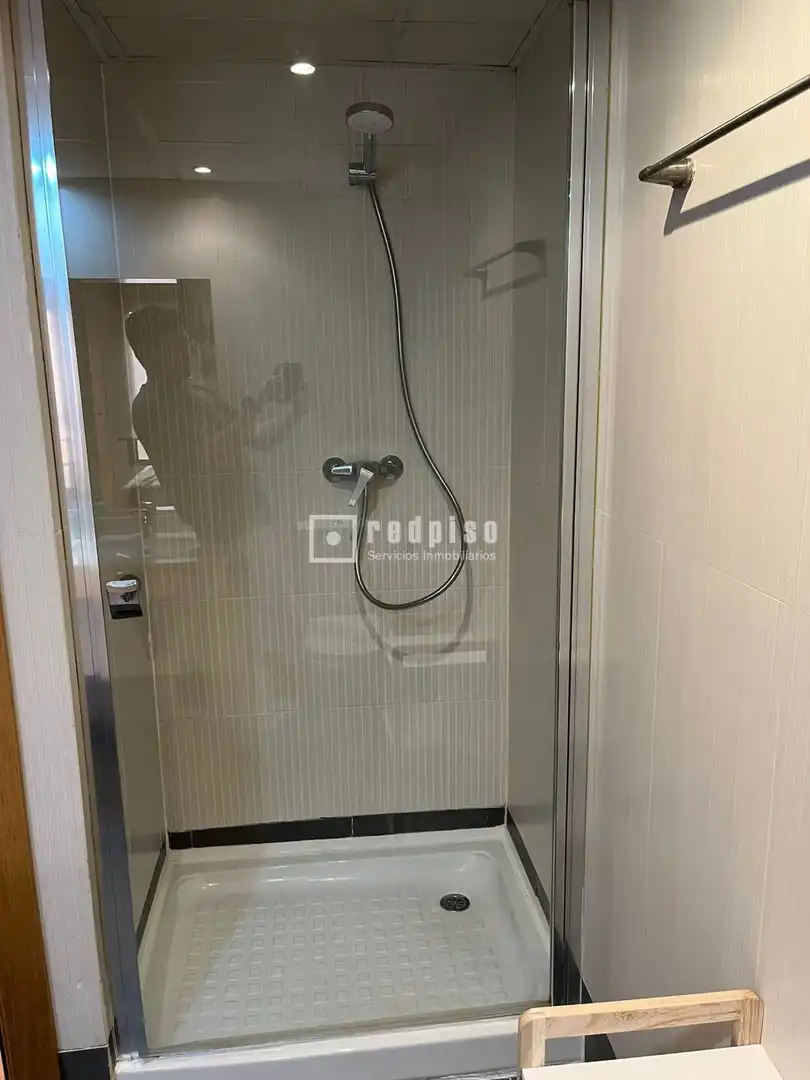 Bany de Pis de lloguer en Málaga amb Aire condicionat, Calefacció i Traster