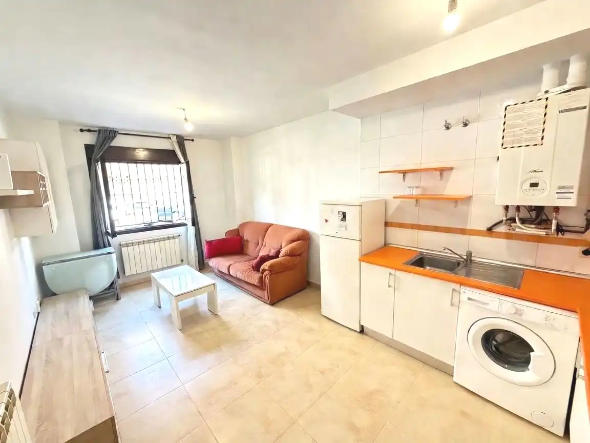 Vista exterior de Planta baja en venta en Azuqueca de Henares con Calefacción, Trastero y Amueblado