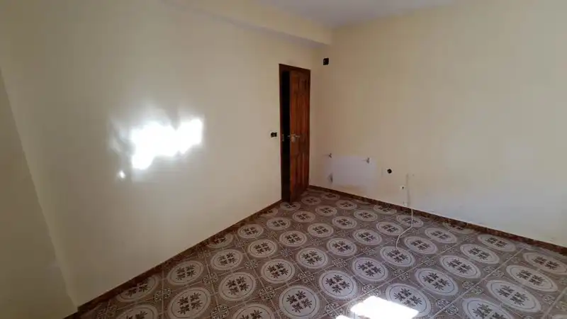 Einfamilien-Reihenhaus zum Verkauf in Estremera mit Terrasse und Abstellraum
