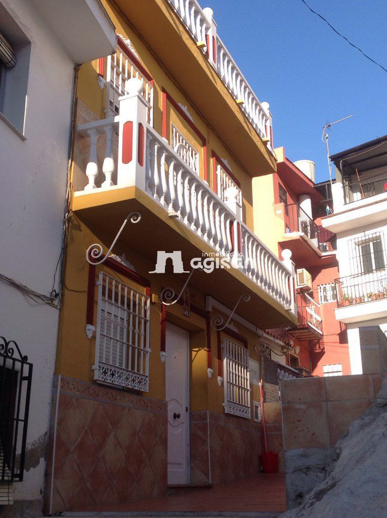 Vista exterior de Casa adosada en venta en Vélez-Málaga
