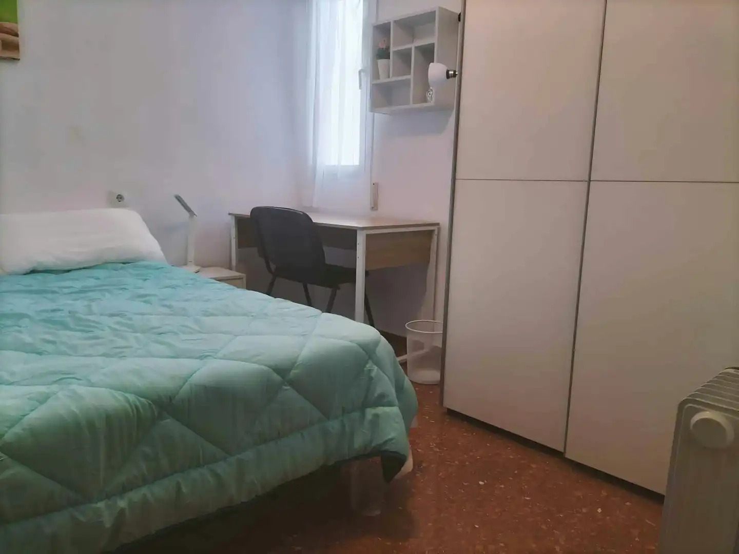 Bedroom of Flat for share in Valencia  with Furnished and Washing machine