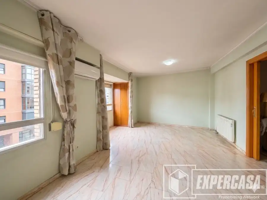 Sala d'estar de Pis en venda en Llíria amb Aire condicionat, Calefacció i Traster