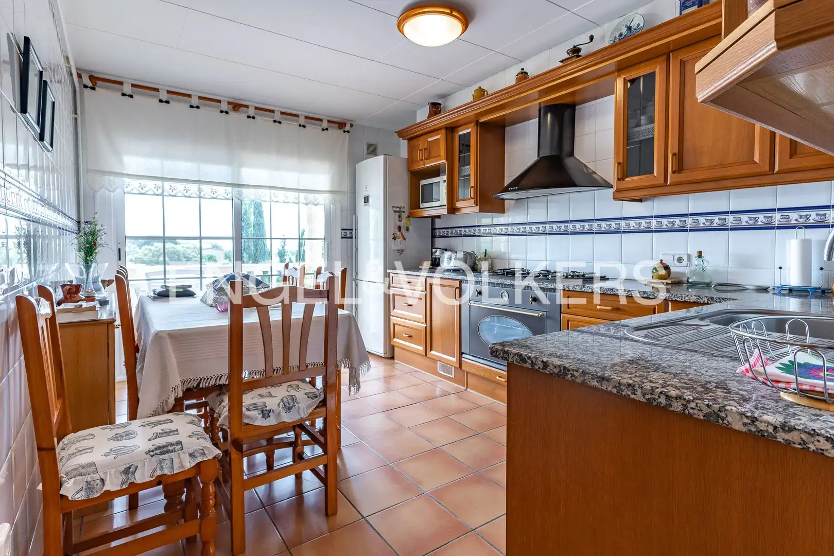 Kitchen of Houses for sale in Sant Cebrià de Vallalta  with Heating, Private garden and Balcony
