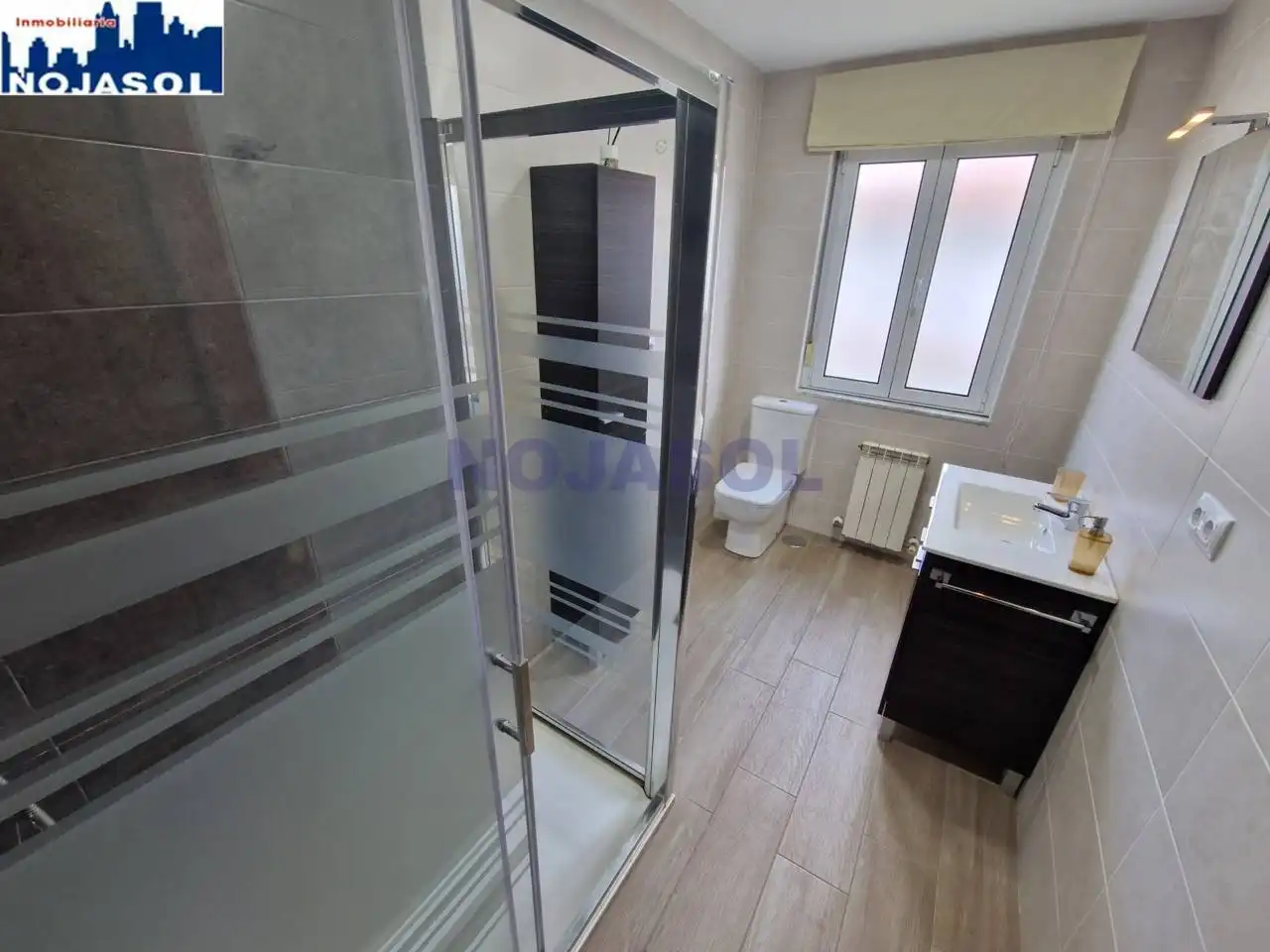 Badezimmer von Einfamilien-Reihenhaus zur Miete in Noja mit Heizung, Privatgarten und Terrasse