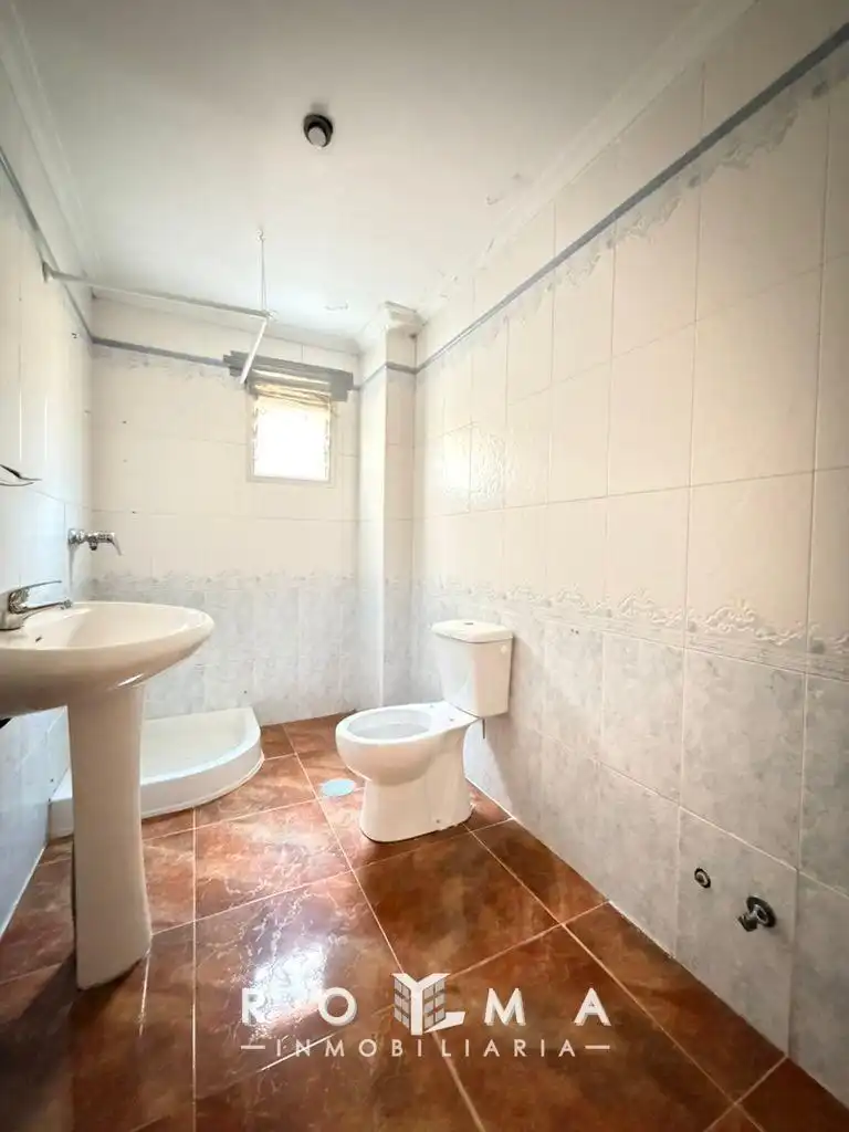 Bathroom of Flat for sale in Mairena del Aljarafe  with Terrace