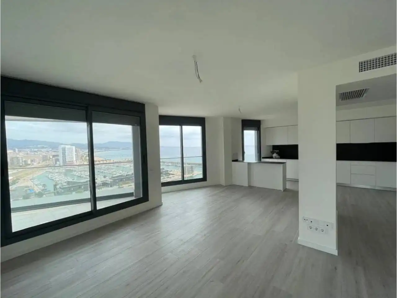 Sala de estar de Dúplex en venta en Badalona con Terraza, Trastero y Balcón