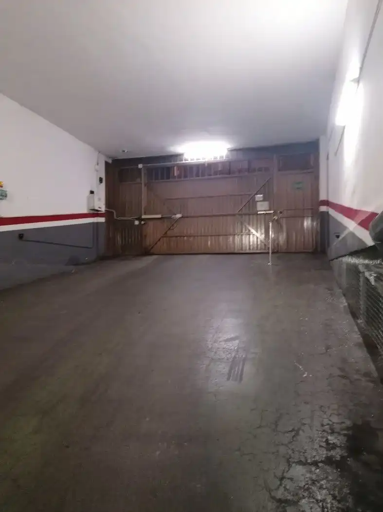 Garatge en venda a Carrer de Besa, 5, Collblanc