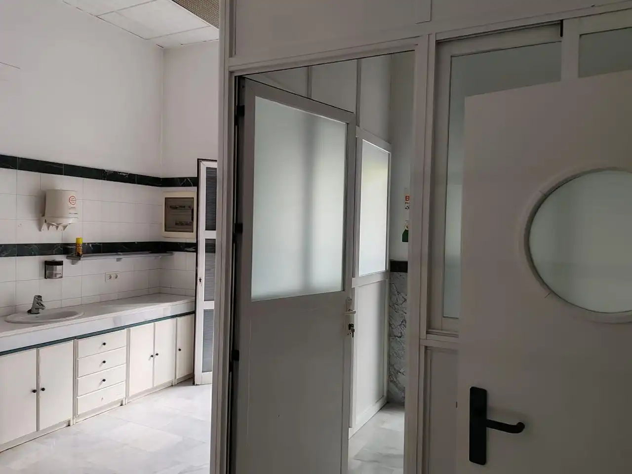 Local comercial de lloguer a Poniente-Sur