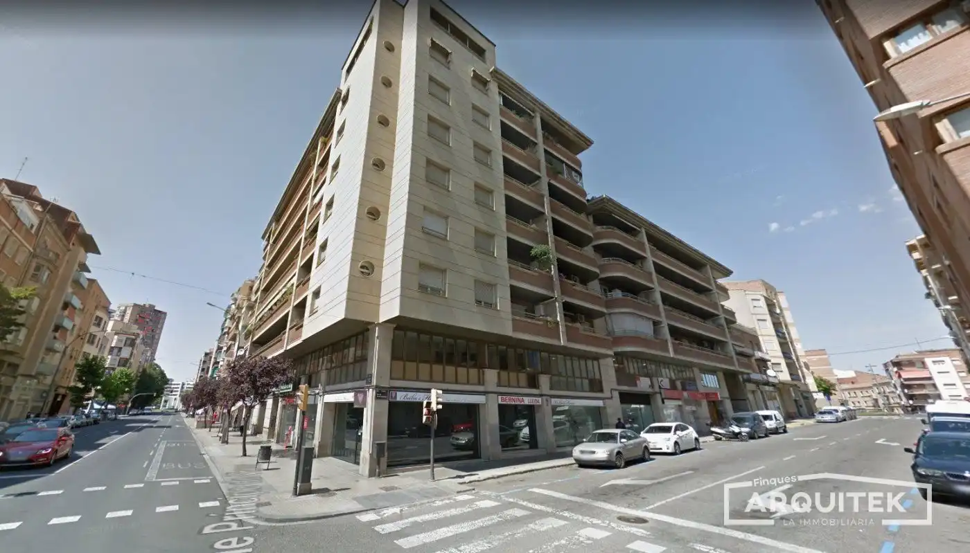 Pis amb ascensor en venda a princep de viana