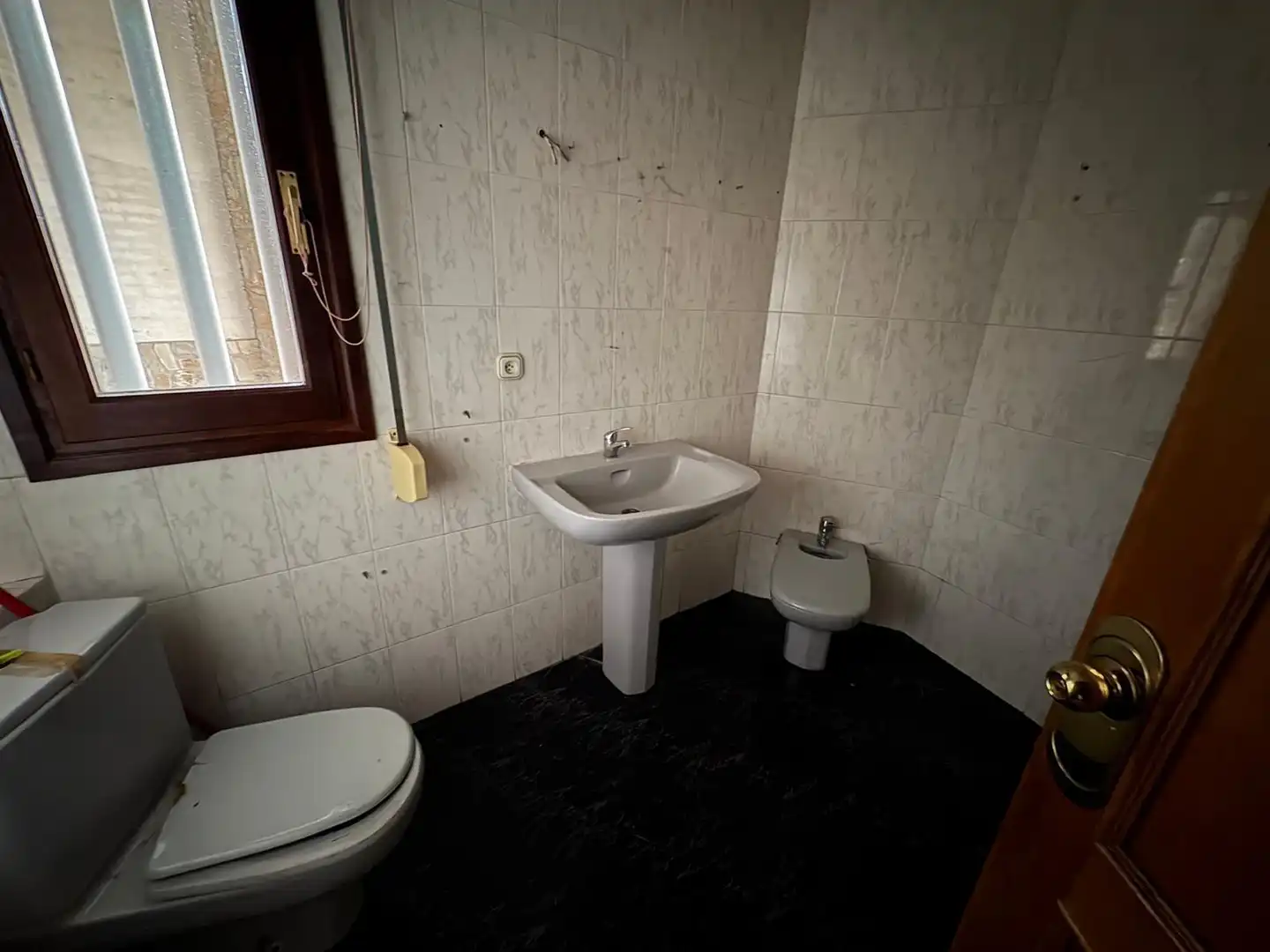 Bathroom of Apartments for sale in La Robla   with Heating