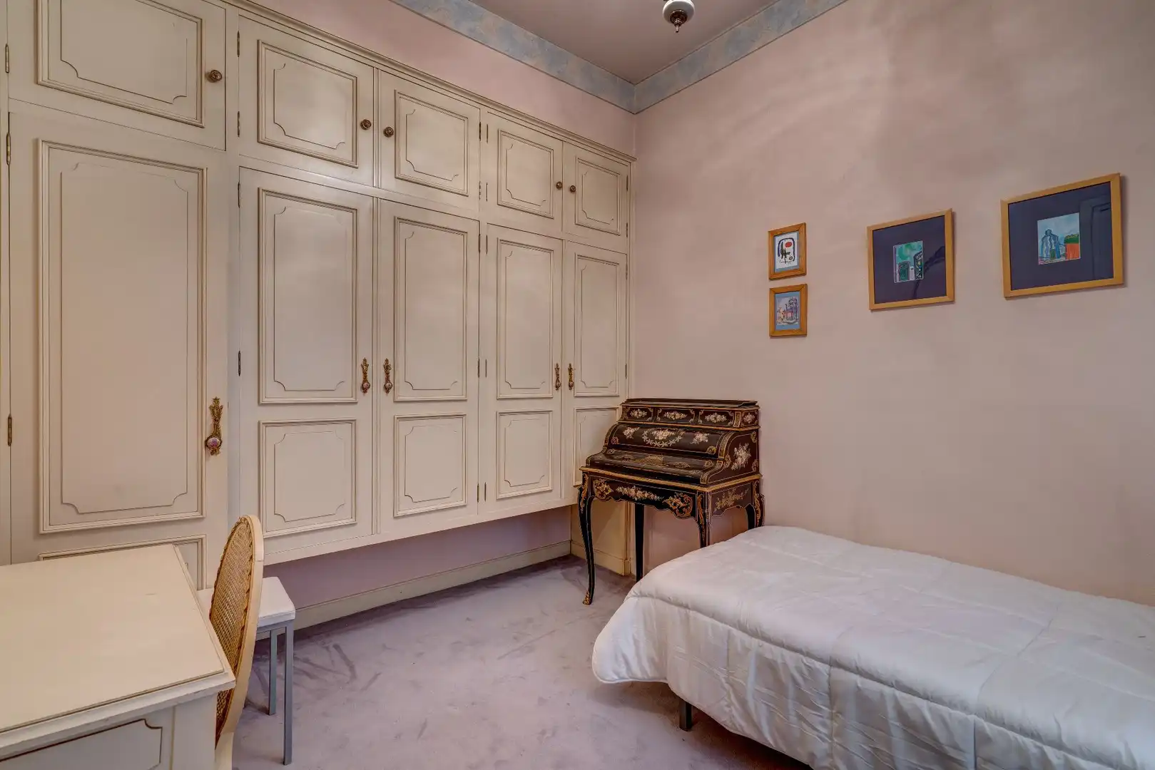 Habitación de Piso en venta en Irun  con Calefacción, Trastero y Amueblado