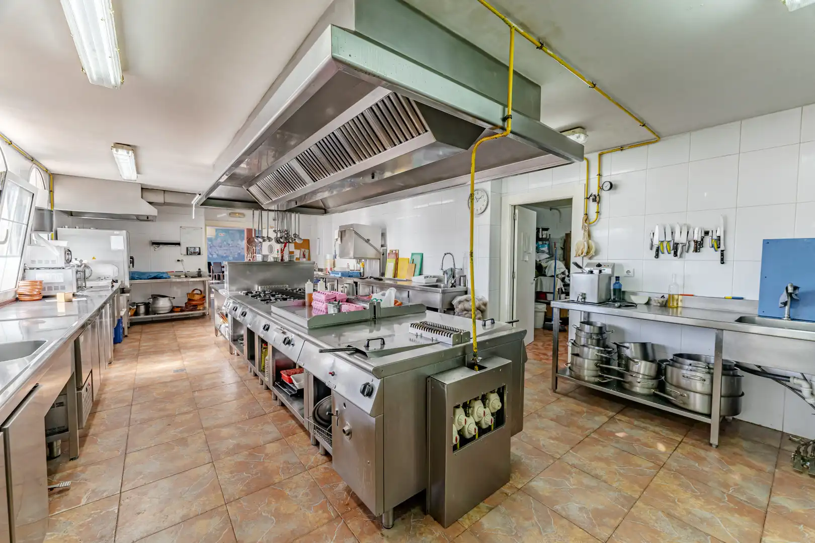 Cocina de Edificio en venta en Valle de Losa con Alarma
