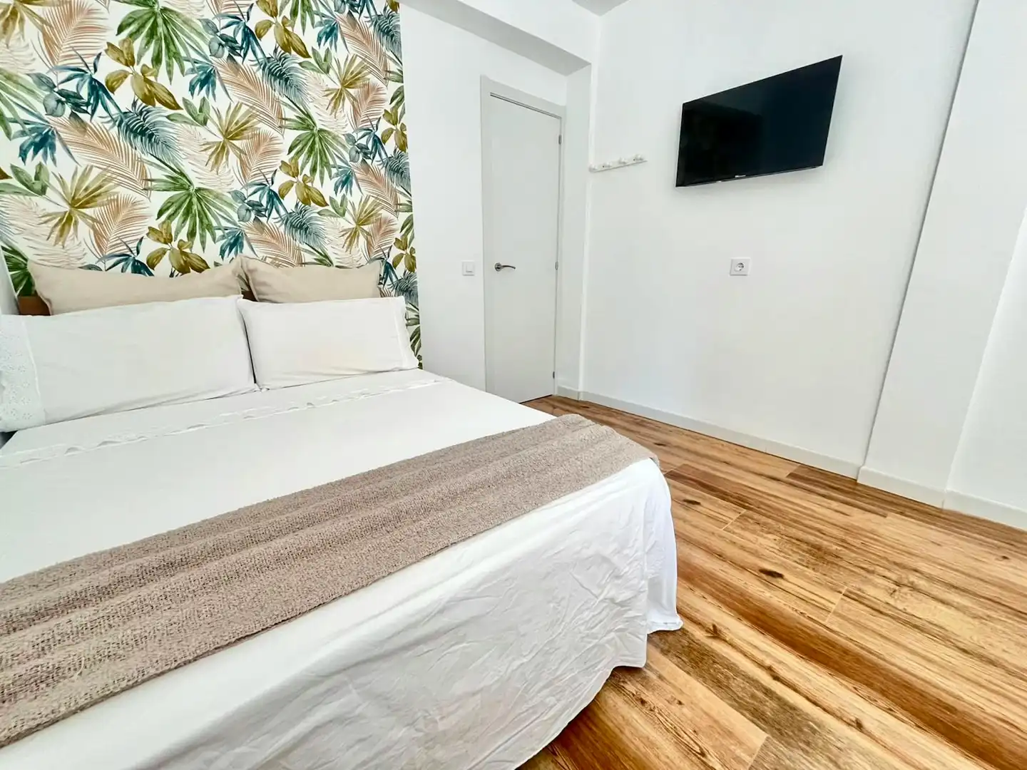 Schlafzimmer von Wohnung zur untervermieten in Sevilla mit Möbliert, Waschmaschine und Fernseher