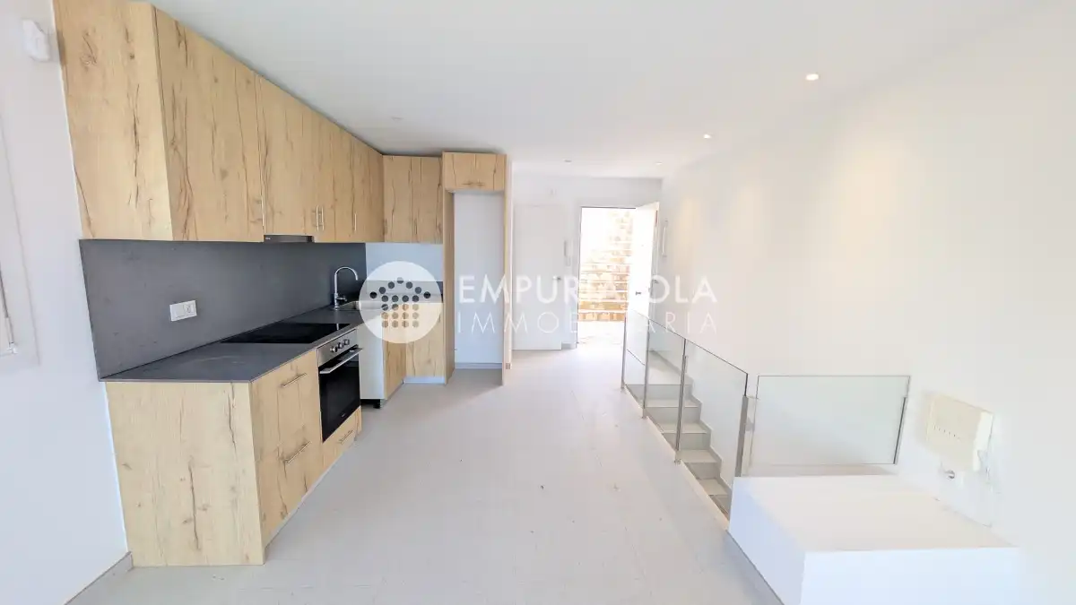 Houses for sale in Roses  with Air Conditioner and Private garden