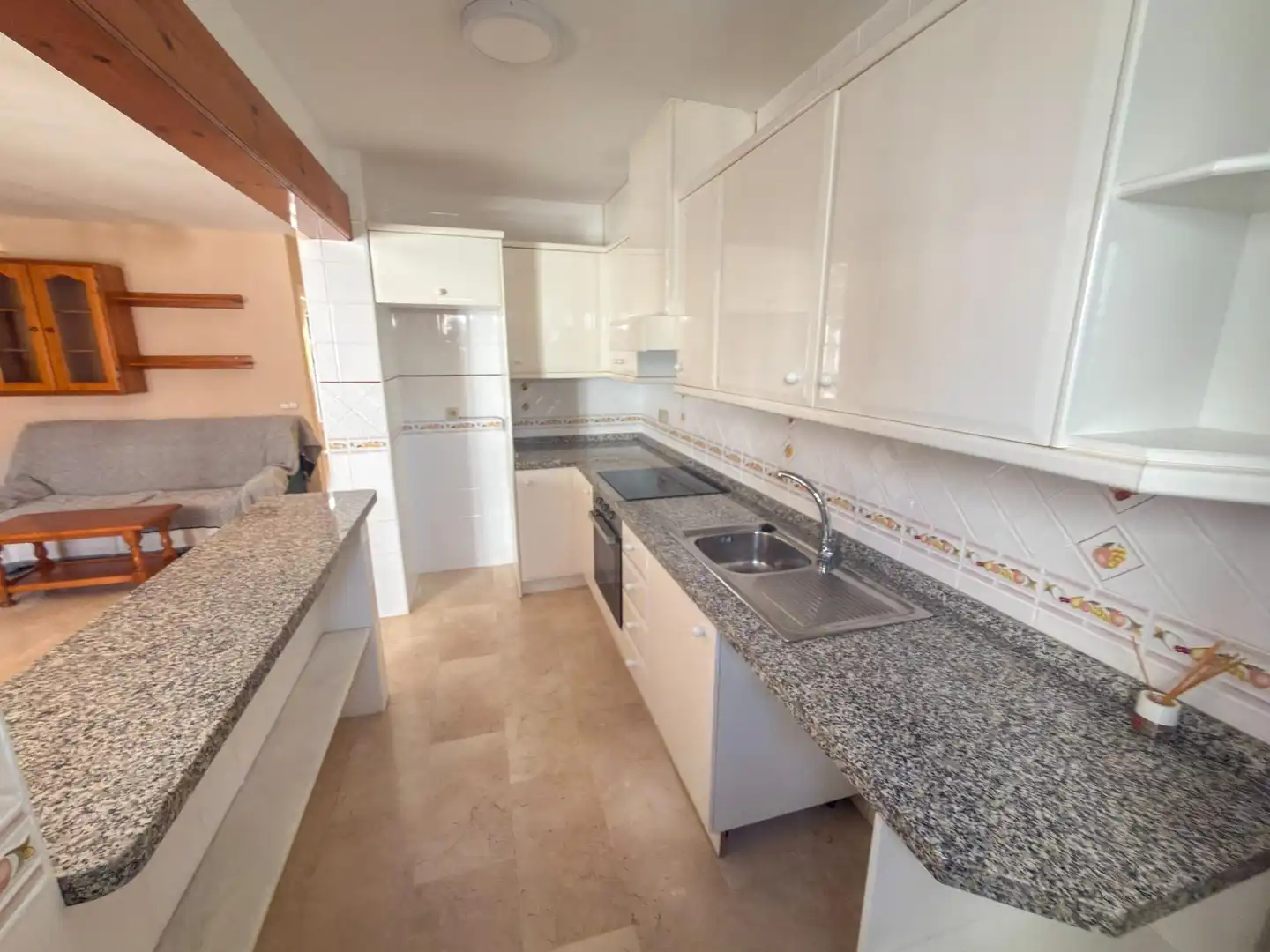 Cuina de Casa adosada en venda en Orihuela amb Jardí privat, Terrassa i Moblat