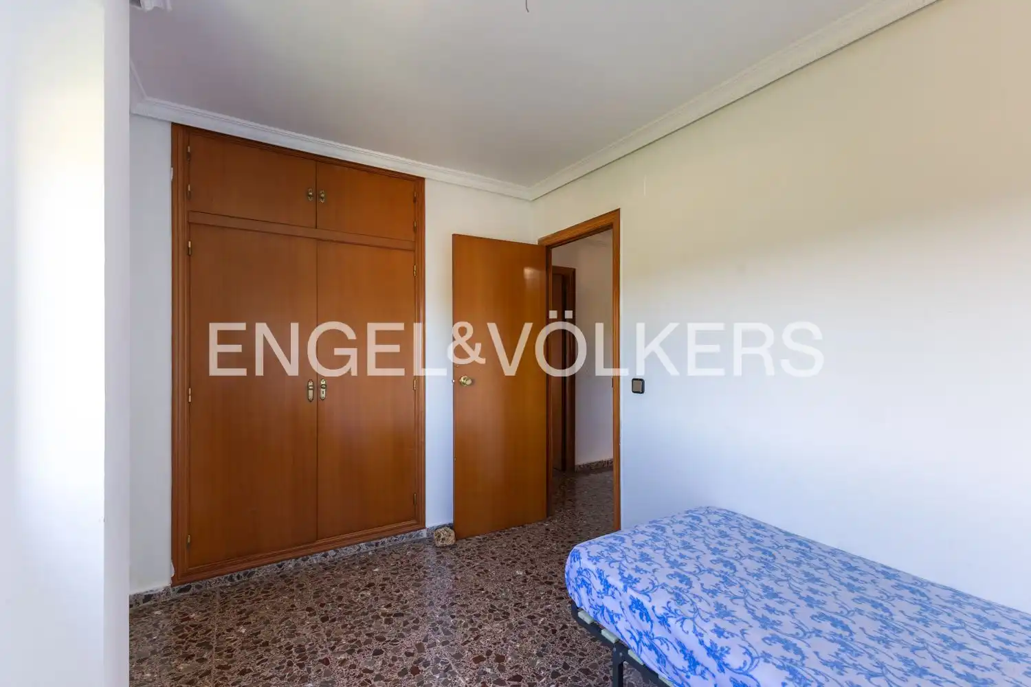 Habitación de Casa o chalet en venta en Chiva con Aire acondicionado, Calefacción y Jardín privado