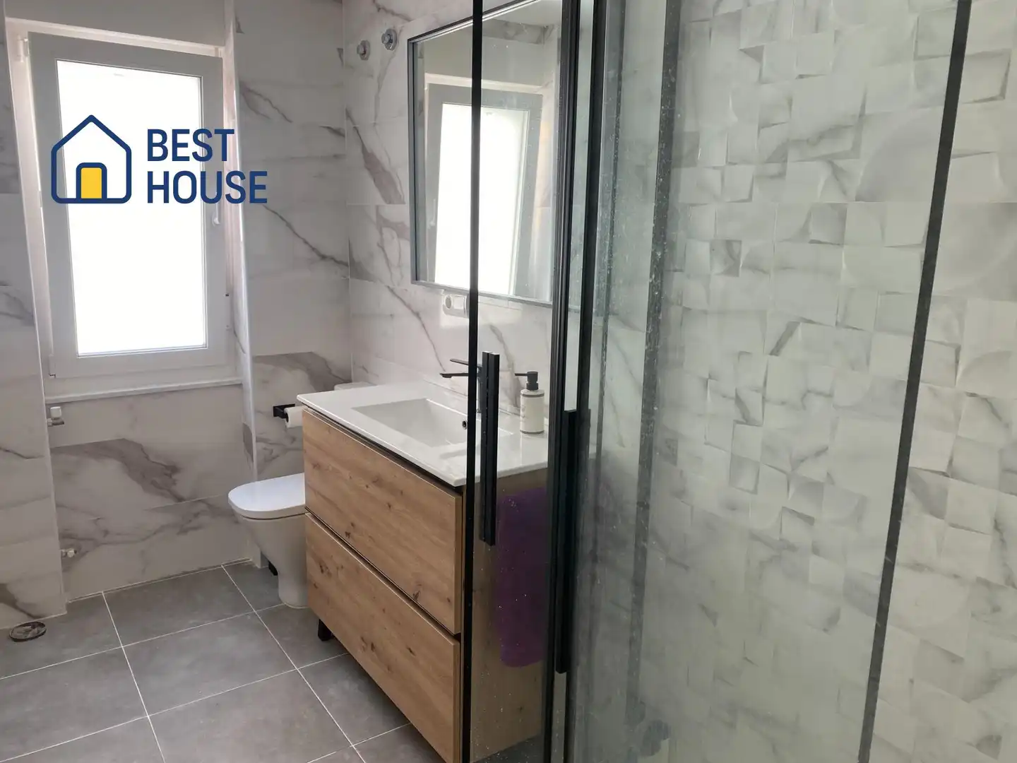 Badezimmer von Wohnung zur Miete in León Capital  mit Heizung