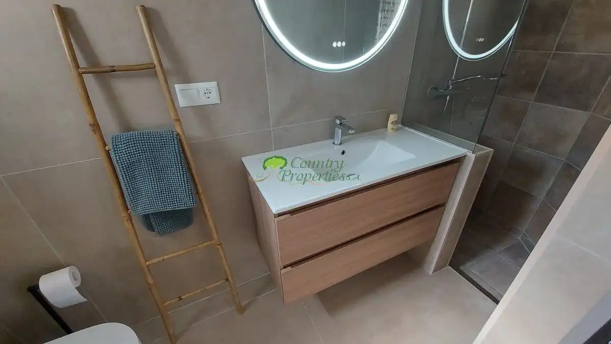 Baño de Finca rústica en venta en Cómpeta con Aire acondicionado, Terraza y Trastero