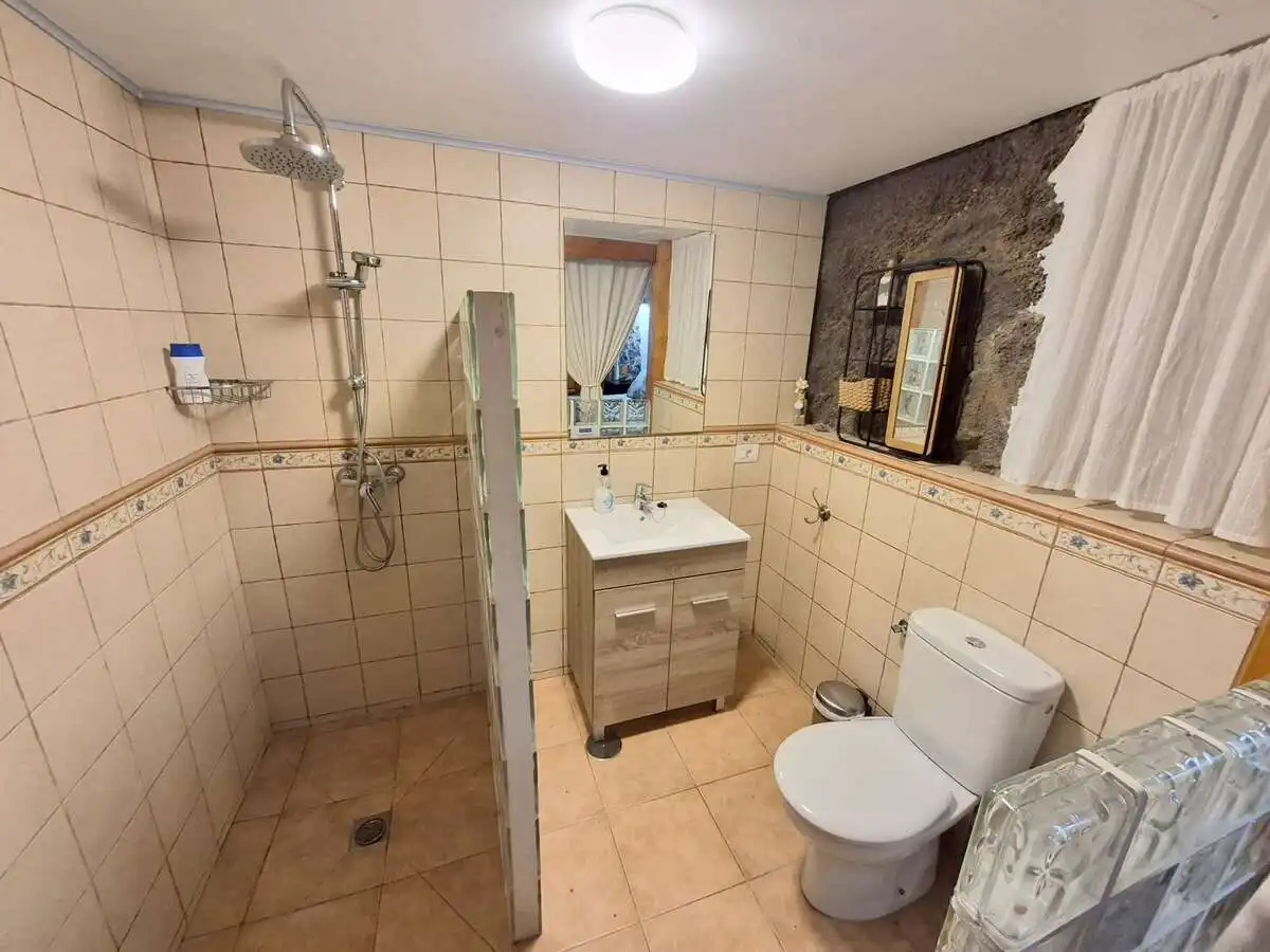 Bany de Casa o xalet en venda en Tías amb Jardí privat, Terrassa i Moblat