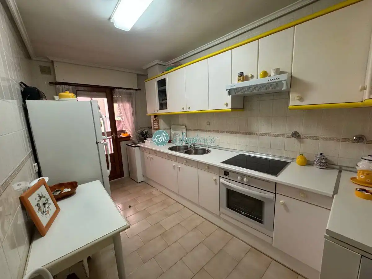 Cocina de Piso en venta en Segovia con Calefacción, Terraza y Trastero