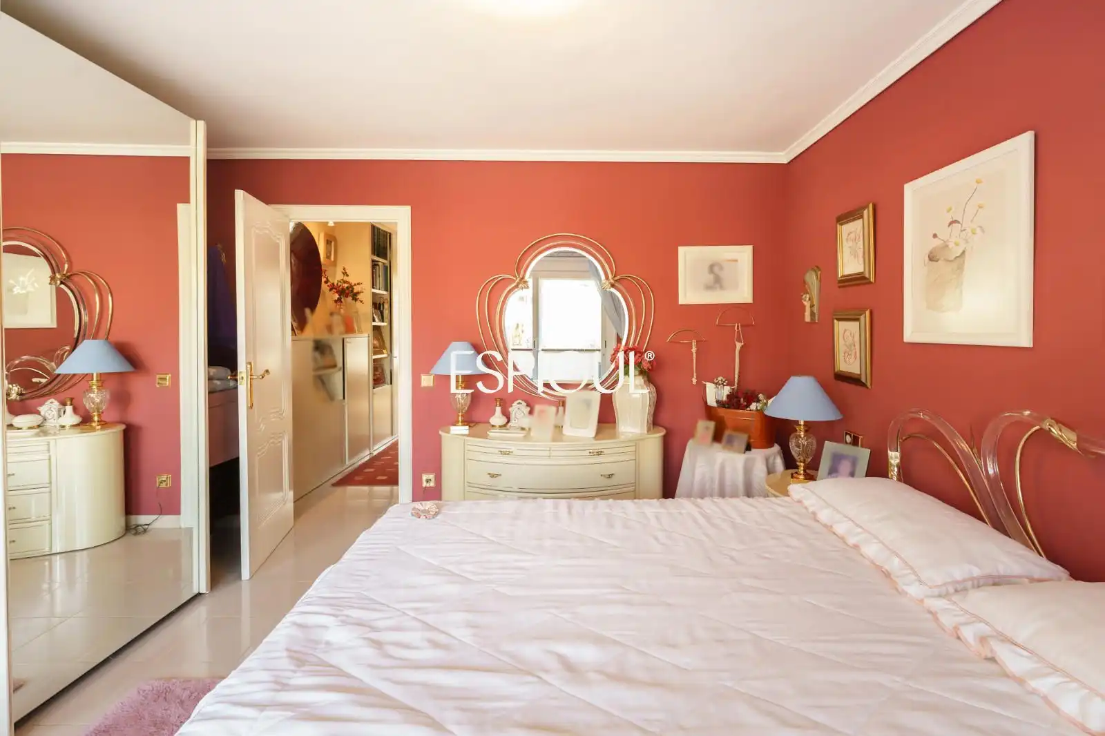 Habitación de Casa adosada en venta en Tiana con Aire acondicionado, Calefacción y Jardín privado