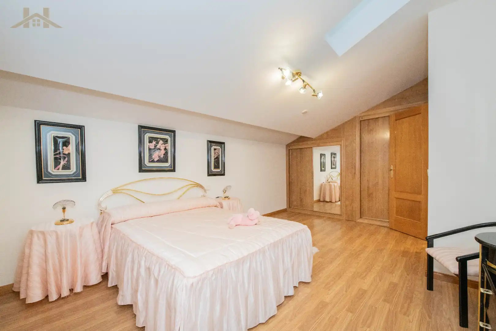 Habitación de Casa adosada en venta en Navalcarnero con Aire acondicionado, Calefacción y Jardín privado