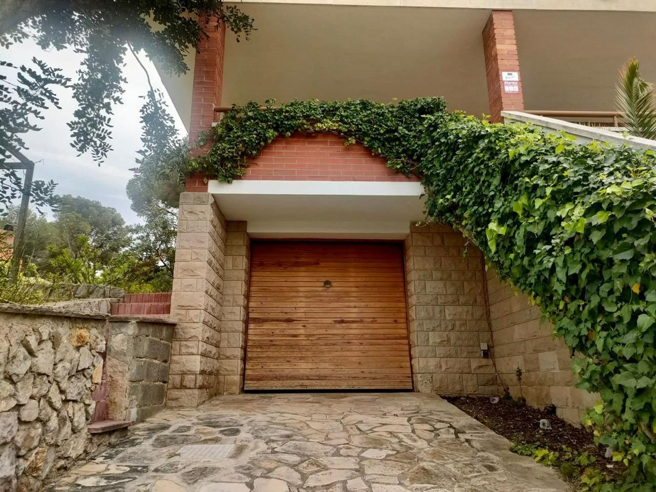 Vista exterior de Casa o chalet en venta en Cunit con Calefacción, Jardín privado y Terraza
