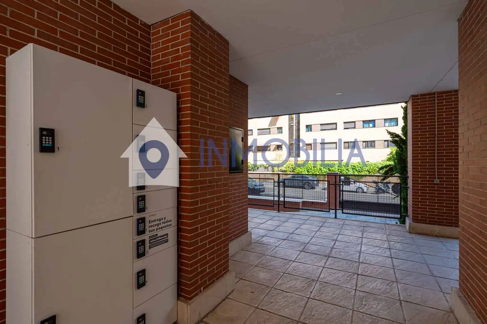 Exterior view of Flat for sale in Madrid  with Air Conditioner, Heating and Storage room