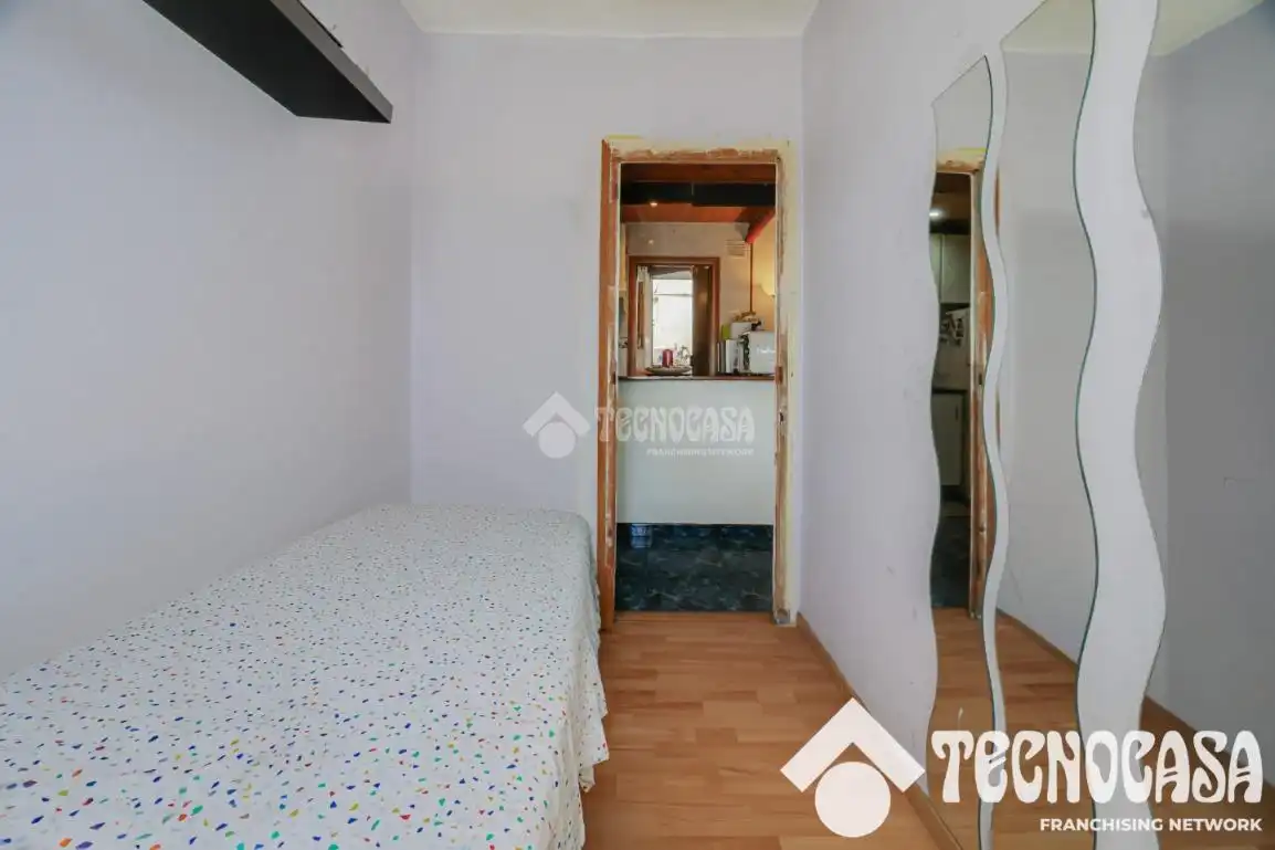 Habitación de Piso en venta en Badalona con Parquet