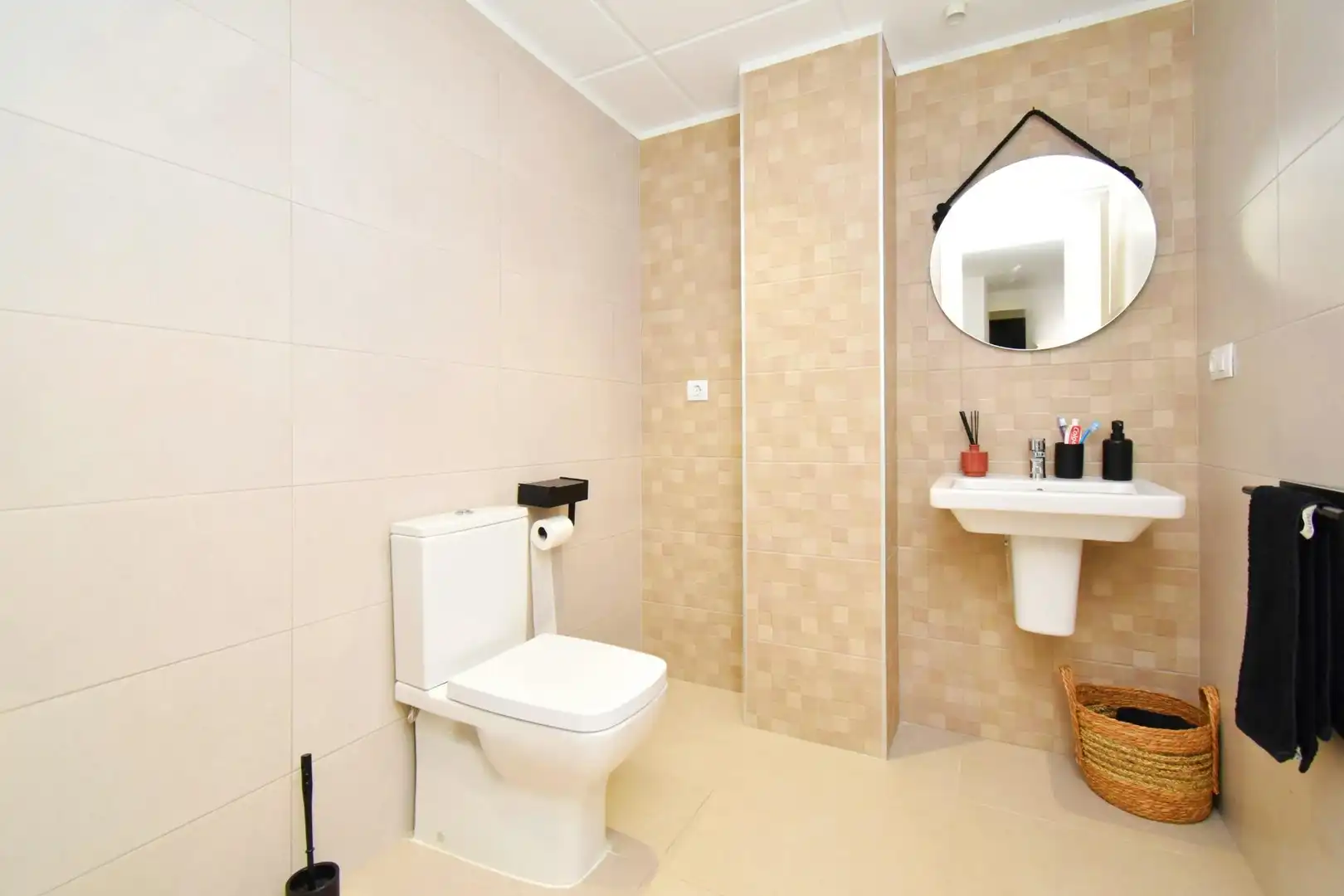 Badezimmer von Wohnung zum Verkauf in El Ejido mit Klimaanlage, Terrasse und Abstellraum