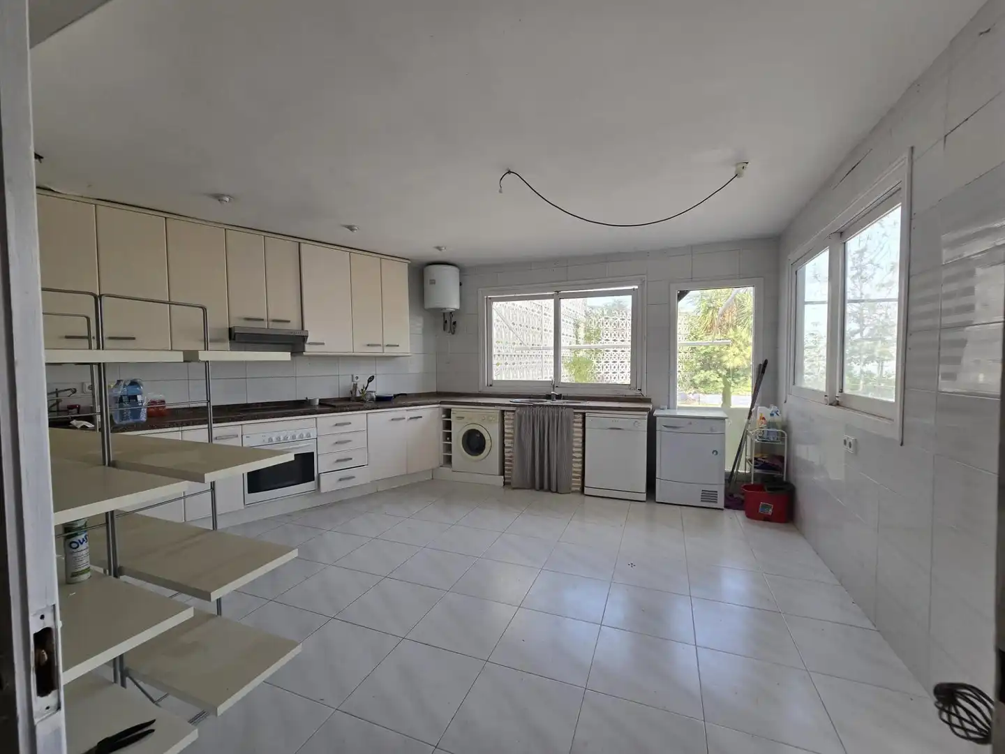 Küche von Haus oder Chalet zum Verkauf in Benidorm mit Privatgarten, Terrasse und Abstellraum