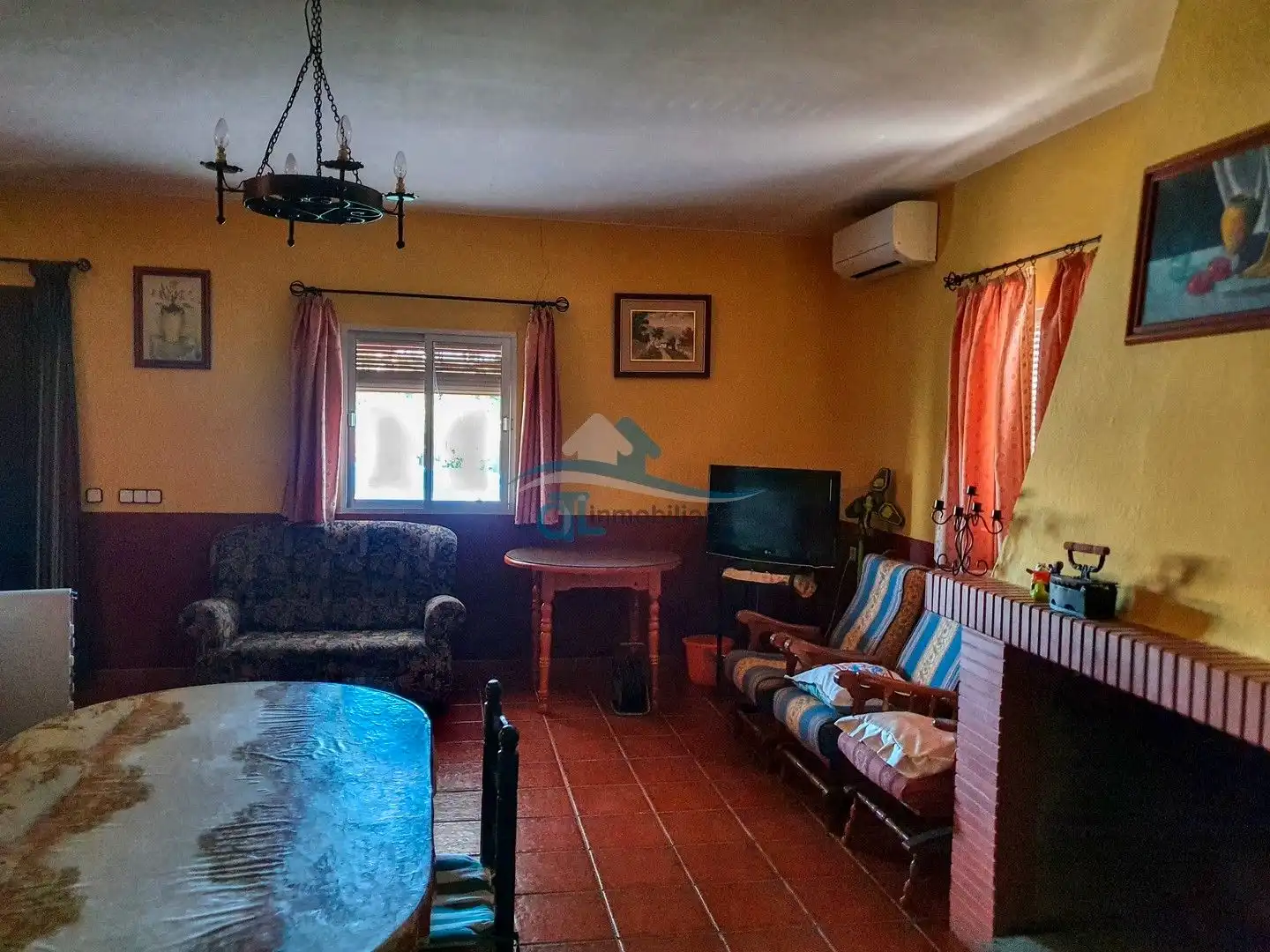 Sala d'estar de Casa o xalet en venda en Linares amb Jardí privat i Piscina