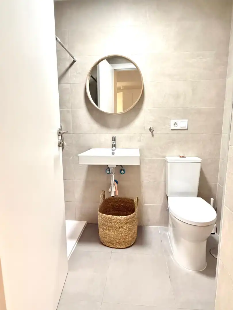 Badezimmer von Wohnung zur Miete in Fuengirola mit Klimaanlage, Terrasse und Möbliert