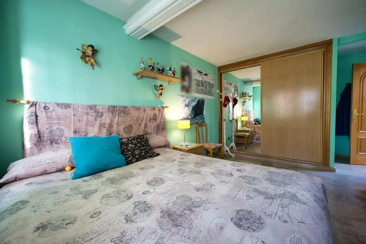 Habitación de Casa o chalet en venta en L'Alfàs del Pi con Aire acondicionado, Calefacción y Jardín privado