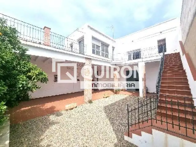 Villa mit Garten zum Verkauf in Catalunya