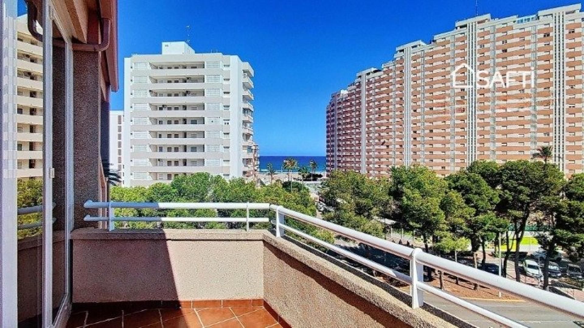 Vista exterior de Ático en venta en Cullera con Aire acondicionado, Terraza y Piscina comunitaria