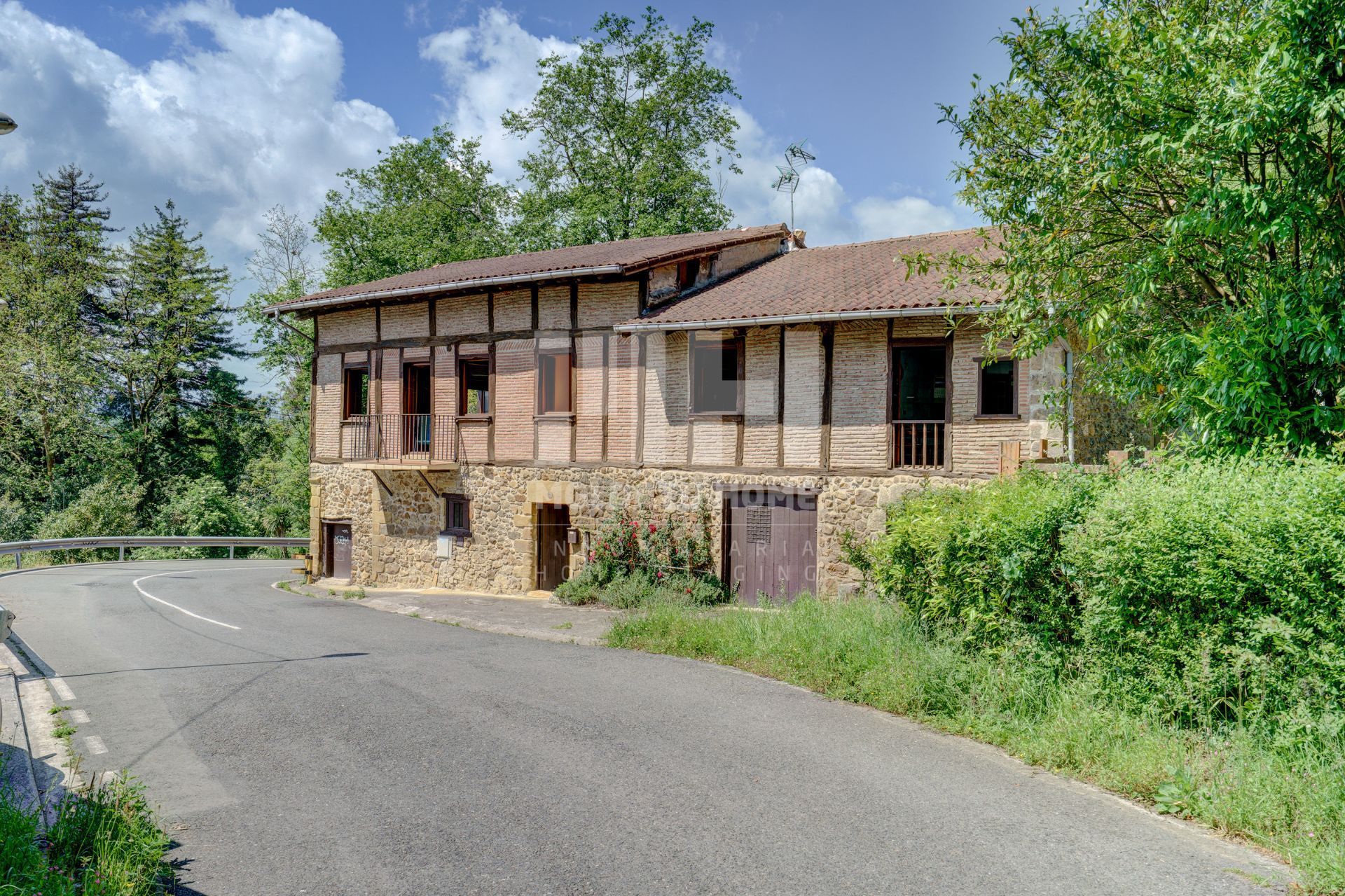 Vista exterior de Casa o xalet en venda en Donostia - San Sebastián  amb Jardí privat, Terrassa i Traster