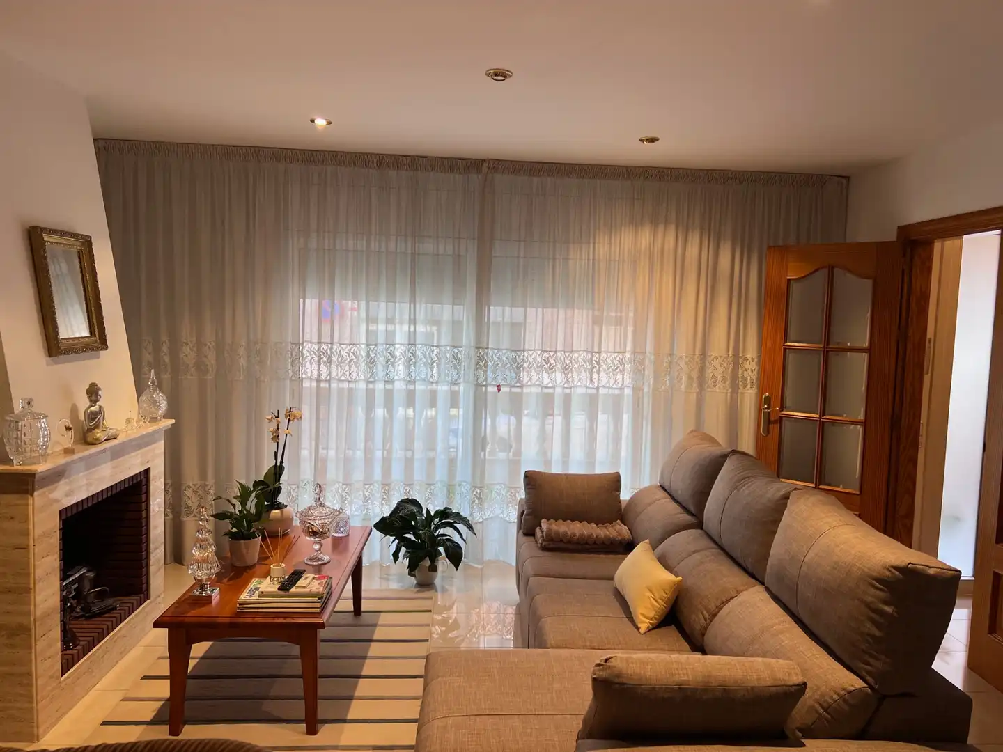 Sala de estar de Casa adosada en venta en Premià de Dalt con Aire acondicionado, Calefacción y Terraza